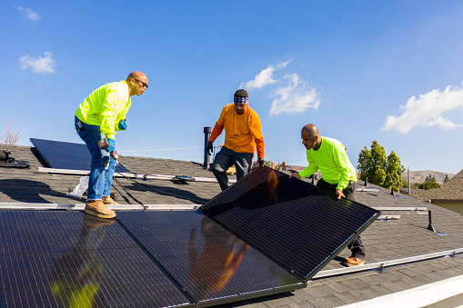You are currently viewing How Much Power Do Solar Panels Produce? An Ultimate Guide